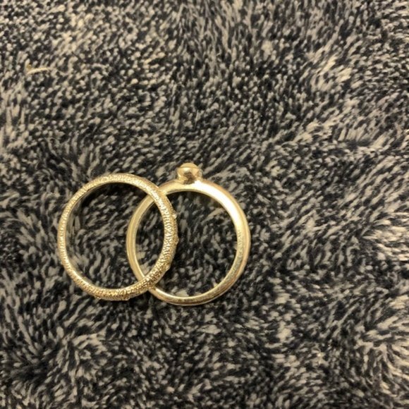 Ring - Picture 1 of 2